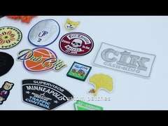 Ferro su ordinazione di logo 8 cm della bandiera nazionale sul tessuto di cotone della saia del poliestere della toppa del ricamo