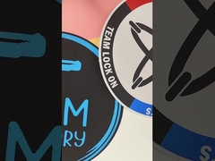 Le tecniche di tessitura hanno ricamato il ferro sulle toppe il tessuto della saia che copre gli accessori