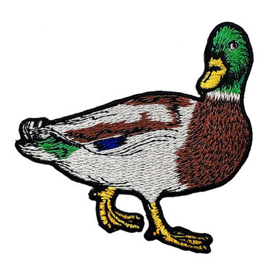 Ferro della toppa di colore di PMS di Duck Embroidery Patch del cartone sulla toppa ricamata
