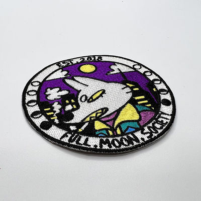 Le piccole toppe rotonde del ricamo inscatolano Wolf Stick On Backing With 7 colori