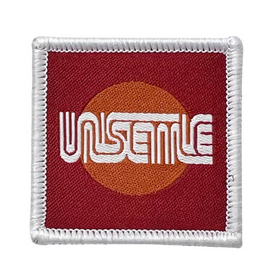 Logo Patch Stitched Name Patches tessuto marca commerciale su ordinazione con il confine di Merrow
