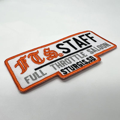 Ricamo su ordinazione all'ingrosso Logo Patch Iron On Badges per i vestiti