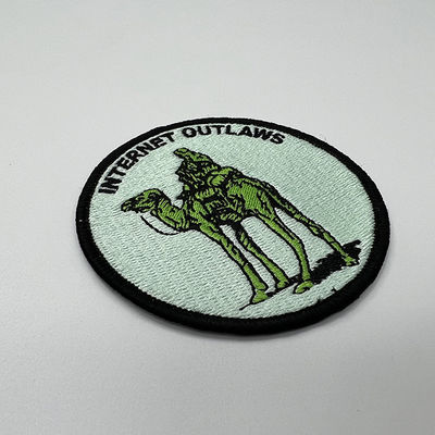 La marca Logo Embroidery Patches Iron On del cammello di colore di Pandone/cuce sopra per abbigliamento