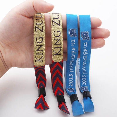 I braccialetti tessuti su ordinazione di festival hanno personalizzato i polsini di evento