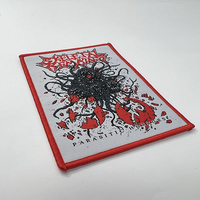 Ferro di colore di PMS tessuto confine rosso lavabile di Merrowed Logo Patch sul distintivo del ricamo